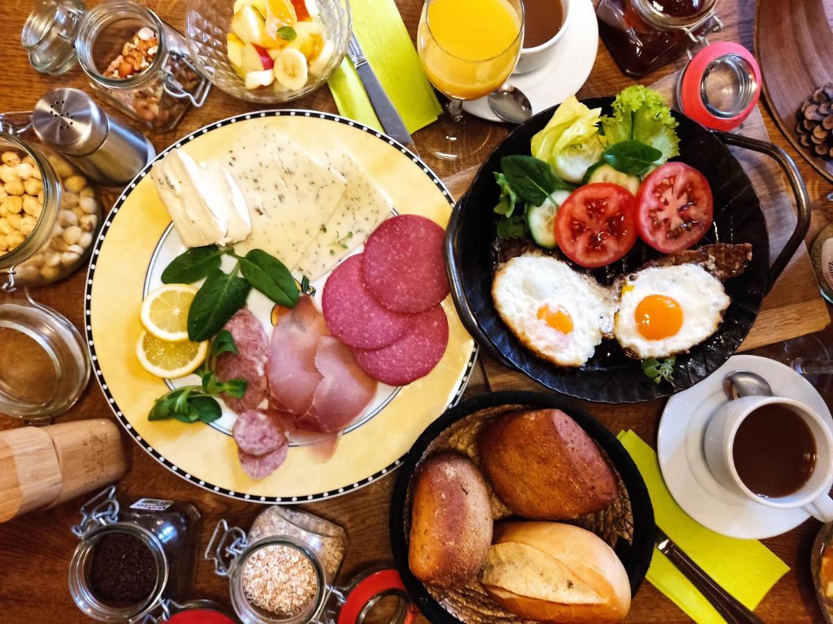 Gasthaus & Hotel Drei Lilien Werbach Luaran gambar