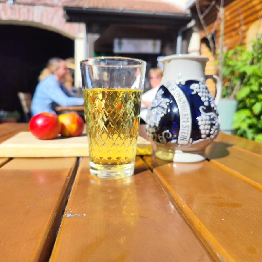 Gasthaus & Hotel Drei Lilien Werbach Luaran gambar