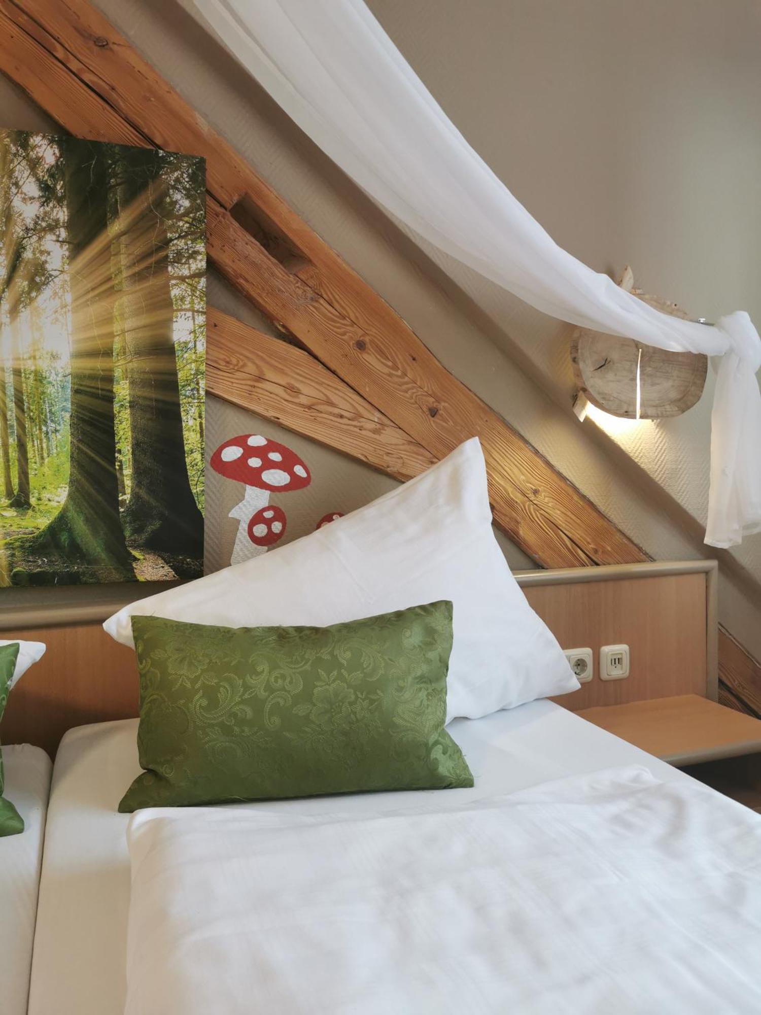 Gasthaus & Hotel Drei Lilien Werbach Luaran gambar