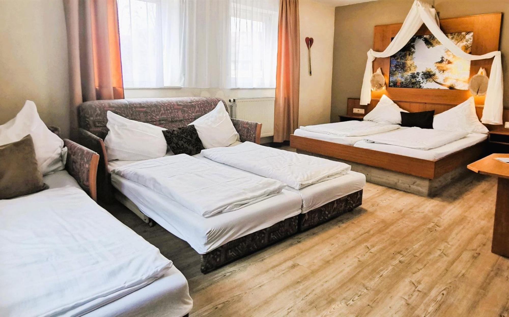 Gasthaus & Hotel Drei Lilien Werbach Luaran gambar