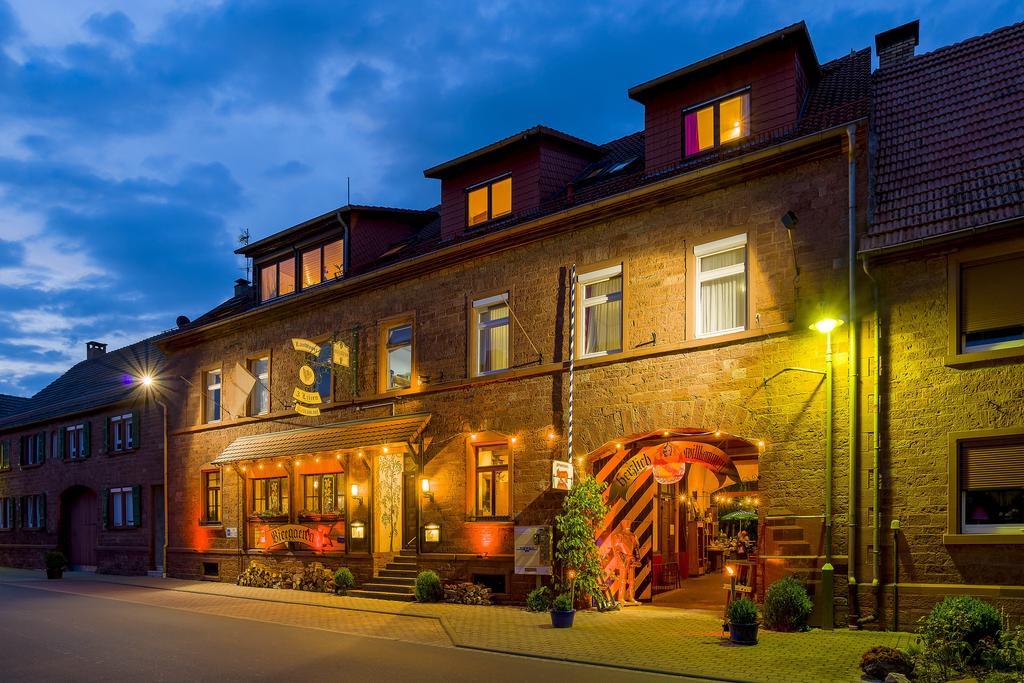 Gasthaus & Hotel Drei Lilien Werbach Luaran gambar